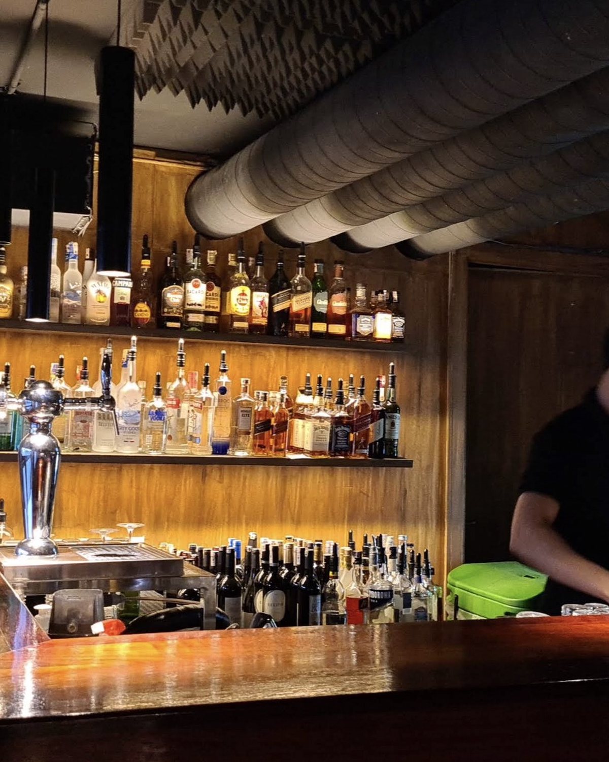 Le fond de bar du Backstage